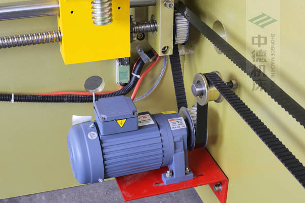 ZDP-4022強扭矩電機，后退料迅速，鋼絲同步帶精確更靜音.jpg