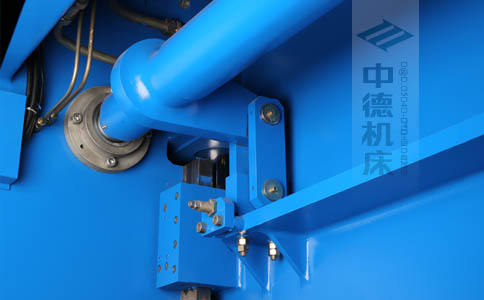 ZDPK-6325配有中德公司最新型扭軸同步裝置，強(qiáng)度高，能調(diào)節(jié)，專利技術(shù).jpg